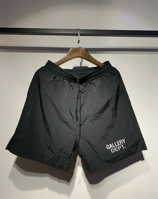 Model 702 P150 quick-drying windbreaker shorts Gallery Dept real shot black, military green, orange red. Hanging racket S. M. L. XL